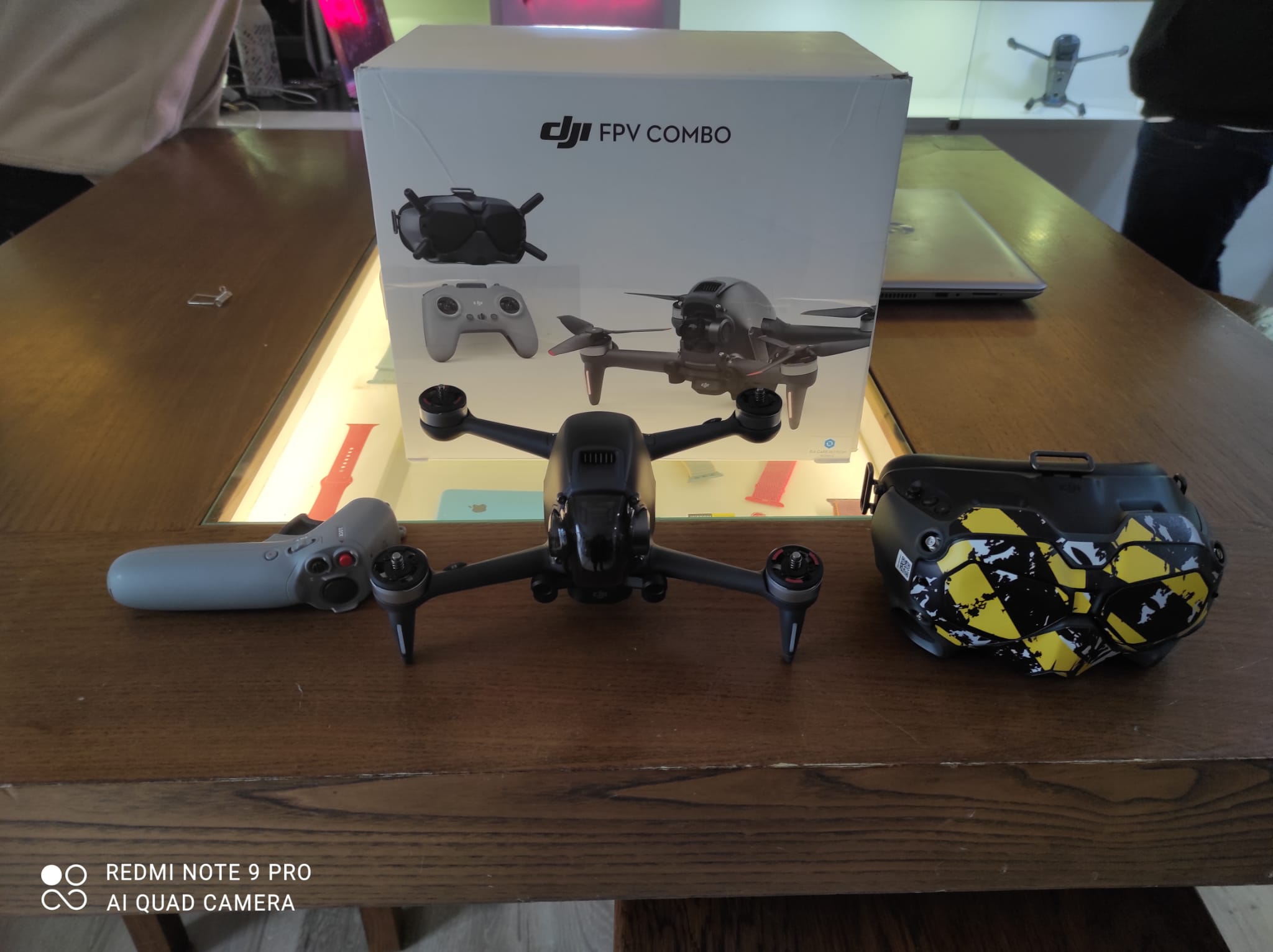 DJI Fpv Combo (2 Batterie) - Garanzia della Casa fino a 12/2027