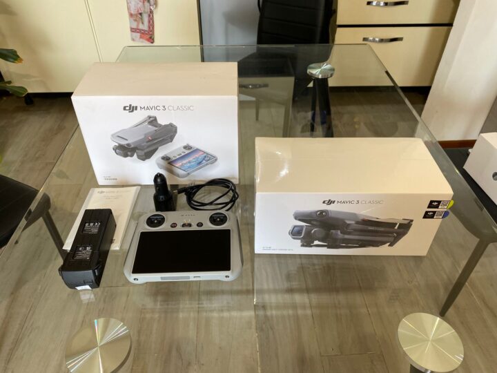DJI Mavic 3 Classic DJI RC - (Solo Drone Nuovo)