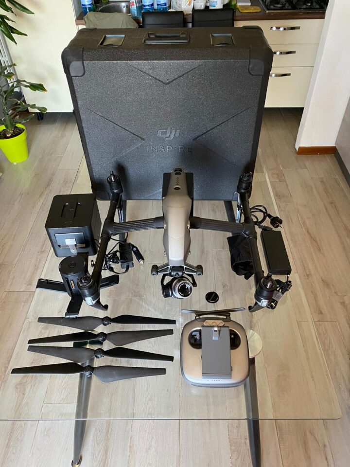 DJI Inspire 2 + Zenmuse X5S - 2 Batterie - Garanzia -Permutiamo il tuo Usato