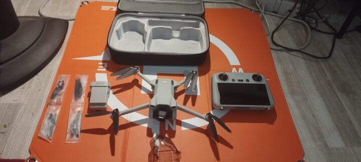 Dji Mini 3 RC + Borsa -Volato solo 2 Volte - Garanzia 14 Mesi della Casa