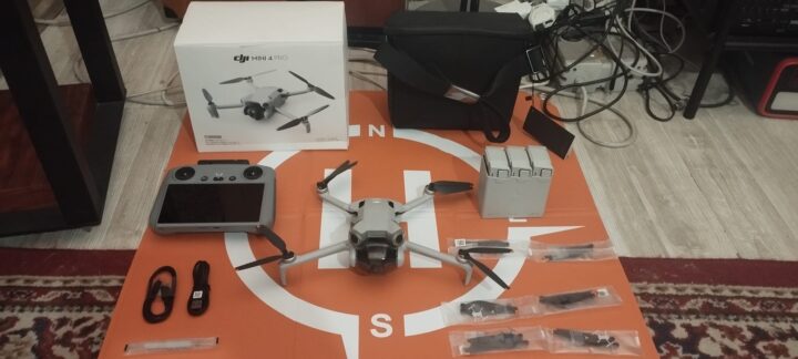 DJI Mini 4 Pro Fly More Combo (DJI RC 2)- Garanzia