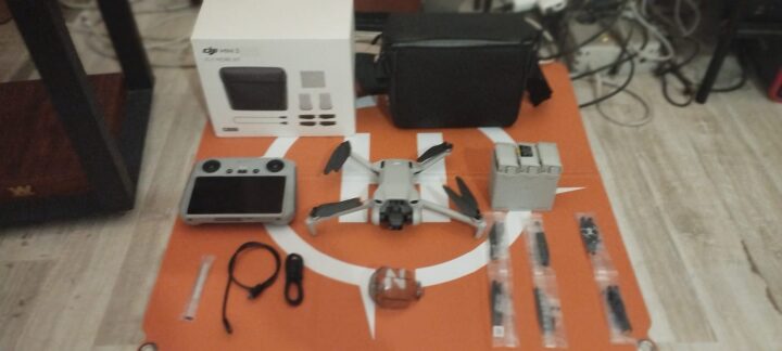 DJI Mini 3 Fly More Combo (DJI RC)- Condizioni Eccellenti -Garanzia