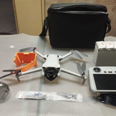 Dji Mini 3 Combo RC - Garanzia della Casa fino a 8/2027 -Care attiva fino 08/2026