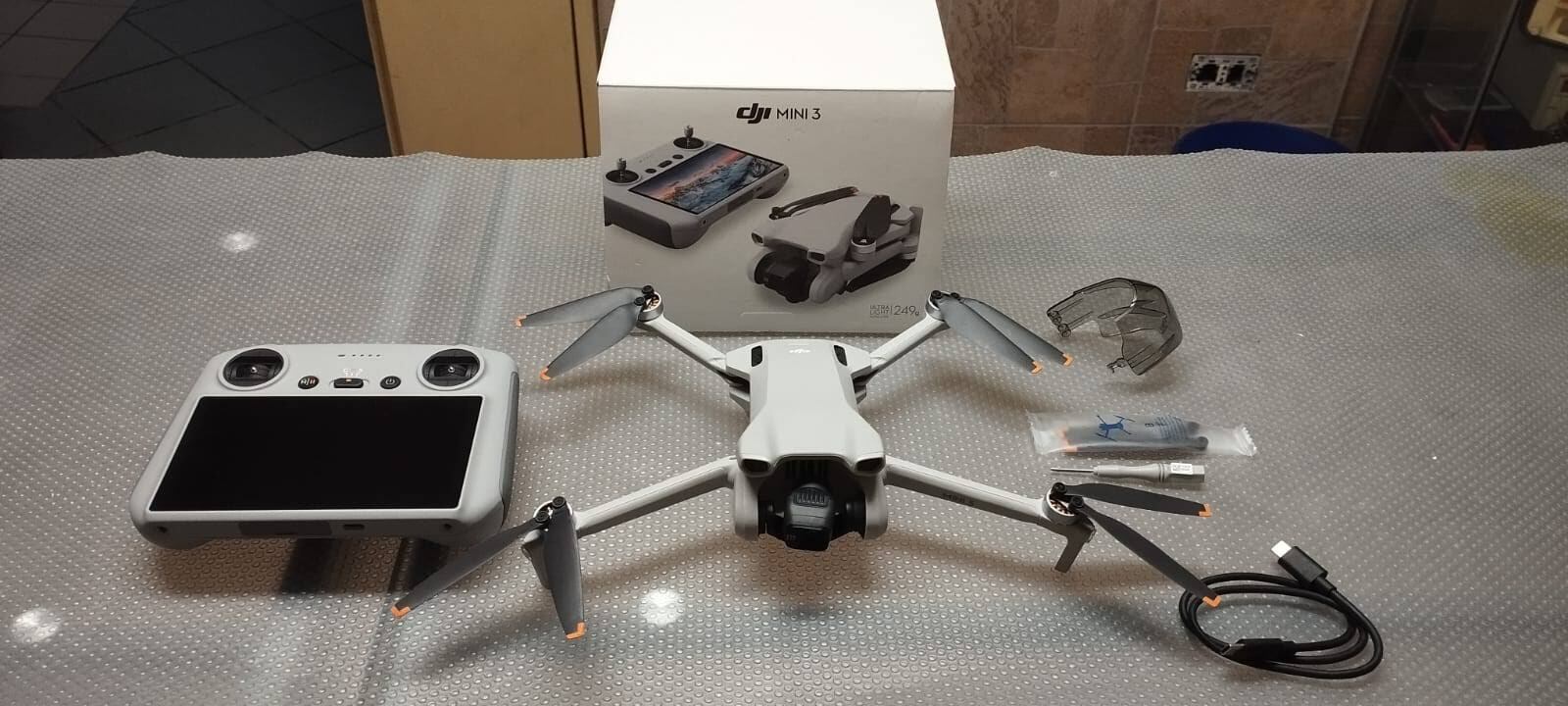 Dji Mini 3 Combo RC - Garanzia della Casa fino 08/2027