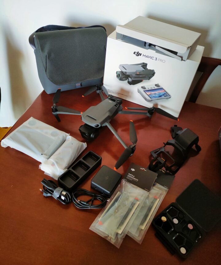DJI Mavic 3 Pro Fly More Combo (DJI RC)  -Perfetto Stato - Permutiamo il tuo Usato