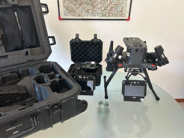 DJI Matrice 300 RTK + Camera H20T (Termica) + N2 Controller + Coppia di Batterie