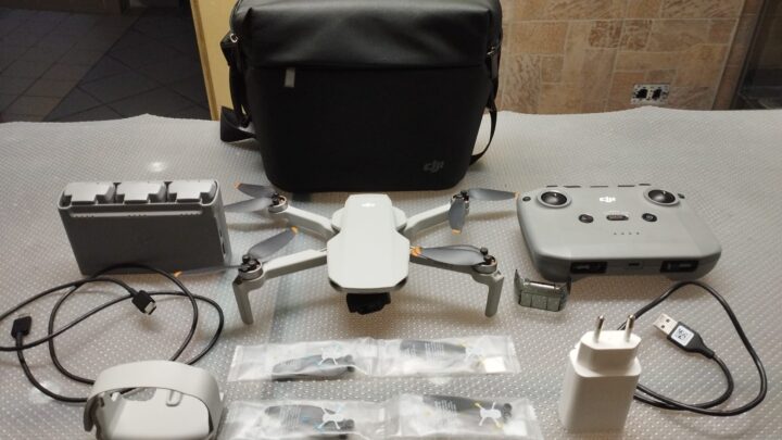 DJI Mini 2 Fly More Combo - Garanzia