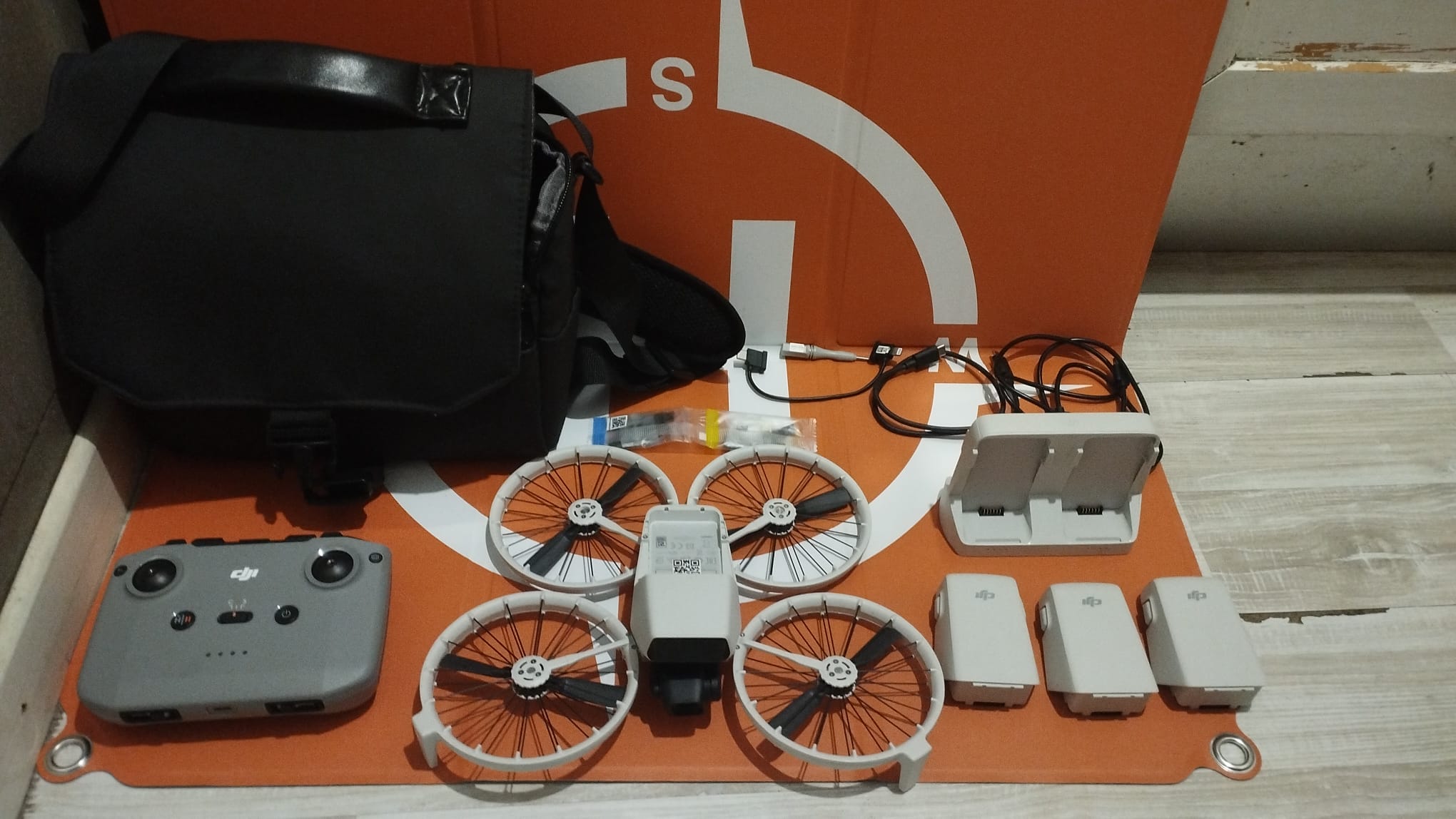 DJI Flip + KIt Combo (DJI RC N3) - Garanzia fino 01/2027 - Care fino 04/2026