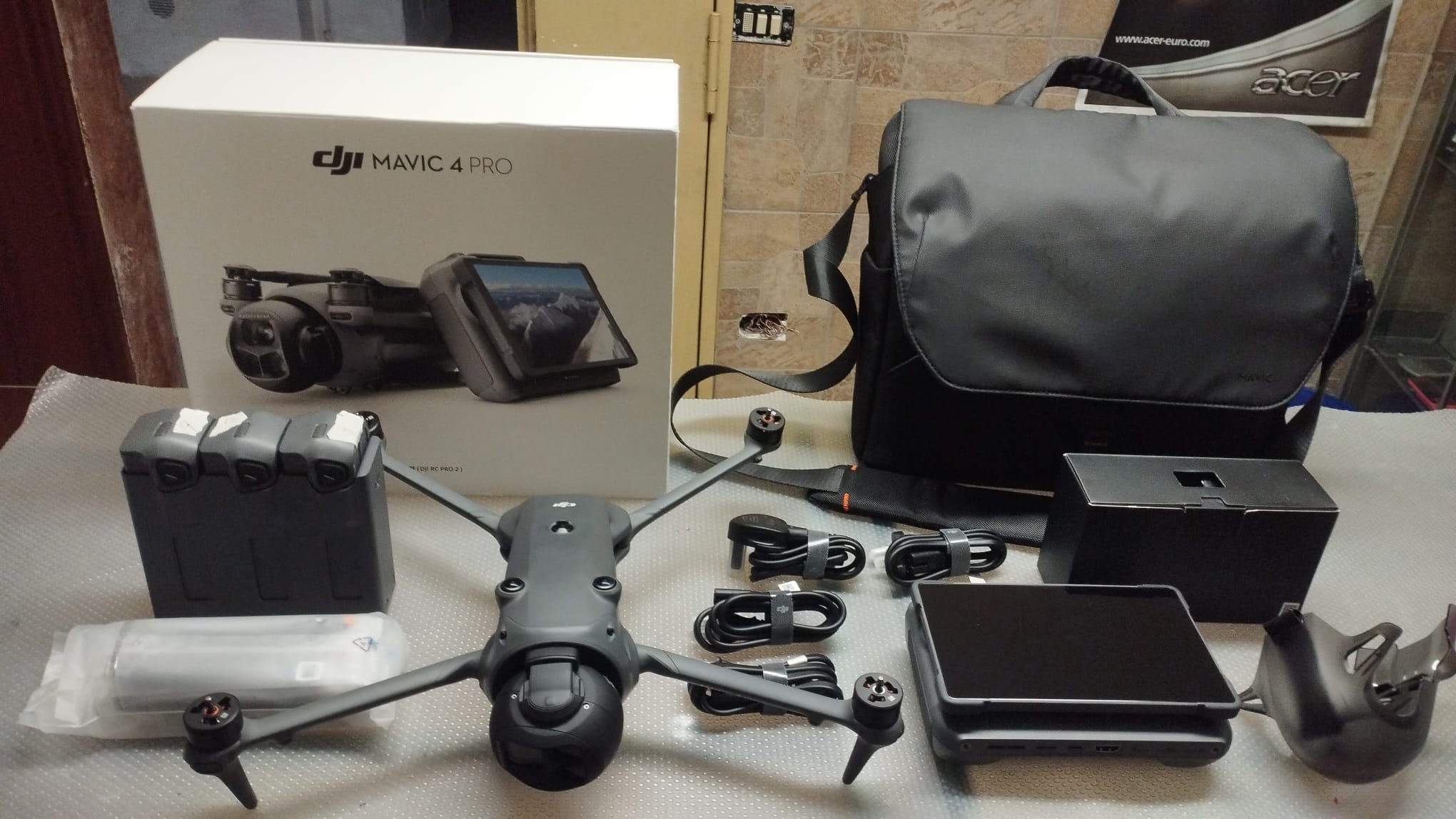 DJI Mavic 4 Pro Creator Combo (DJI RC Pro 2) Garanzia + Care Refresh fino a 05/2027 – Permutiamo il tuo Usato –