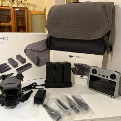 DJI Mavic 3 Pro Fly More Combo (DJI RC) - Garanzia della Casa fino a 10/2026 - Permutiamo il tuo Usato